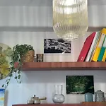Artist Flat 450M To Mont Martre